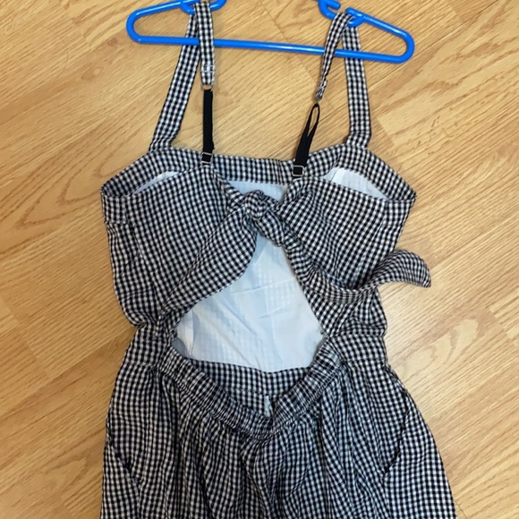 Hollister Checkered Jumpsuit. Size Small. - Picture 3 of 3